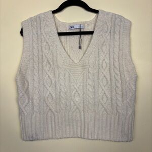 NWOT ZARA Womens V-Neck Cable Knit‎ Sweater Vest Size Small Ivory Cream Boxy
